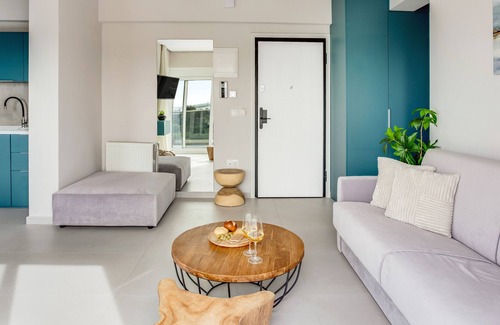 Thessaloniki Apartment | Sanders Old Port - Darling 1-Bdr Apt with Balcony