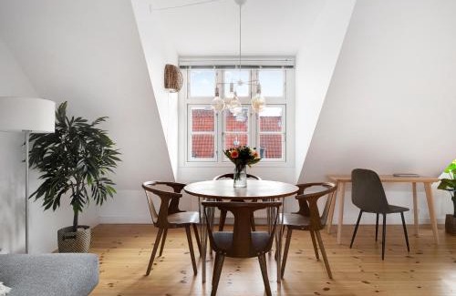 Christianshavn Apartment | Sanders Saint - Loft One-Bedroom Apartment By the Charming Canals