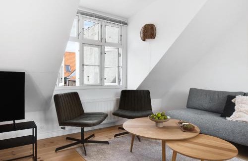 Christianshavn Apartment | Sanders Saint - Loft One-Bedroom Apartment By the Charming Canals
