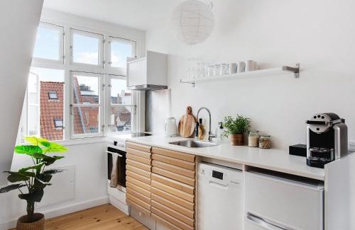 Christianshavn Apartment | Sanders Saint - Loft One-Bedroom Apartment By the Charming Canals