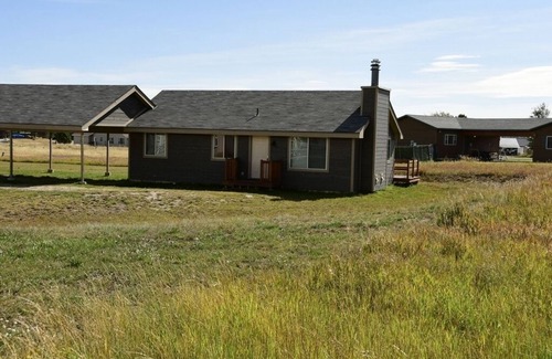 Horse Butte House | Sandhill West Home - comfortable family retreat with great views