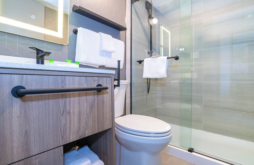 Central Hotel | Sandman Hotel Vancouver Downtown