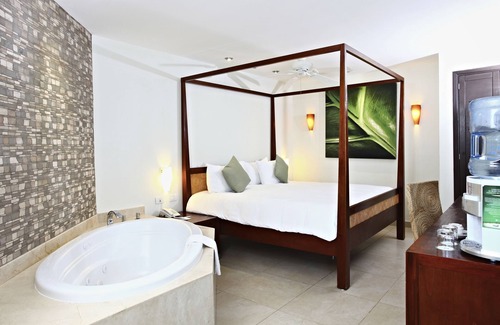 Villa Juarez Resort | Sandos Caracol Nature Resort & Water Park All Inclusive