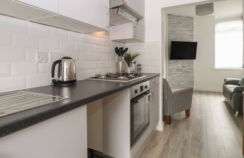 Babbacombe Cottage | SANDOWN, pet friendly, country holiday cottage in Babbacombe