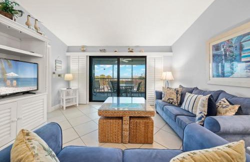 Sanibel House | Sandpiper Beach #405