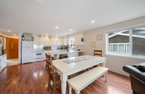 Tolovana Park House | Sandpiper Beach House | House in Cannon Beach near downtown