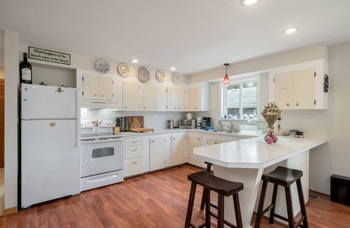 Tolovana Park House | Sandpiper Beach House | House in Cannon Beach near downtown