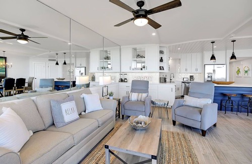 Port Aransas Condo | Sandpiper Condominiums 304, Panoramic Gulf Views w/direct access to Mustang Island/Port A beaches.