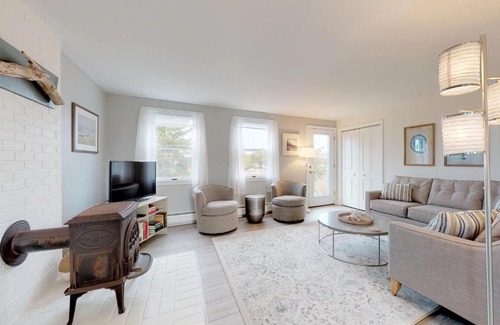 North Truro House | Sandpiper Cottage