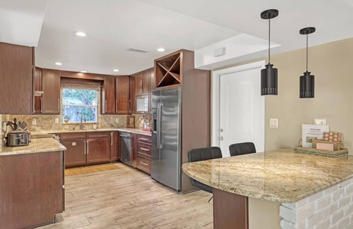 Cocoa Isles House | Sandpiper Retreat | Pool | Jacuzzi | Game Room