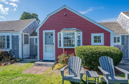 South Yarmouth Cottage | Sandpiper studio at Seaside Cottages near Nantucket Sound