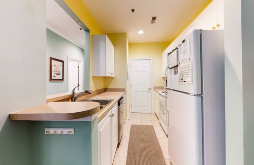 Rehoboth Beach Condo | Sandpiper Village dog-friendly condo with patio, AC & close access to everything