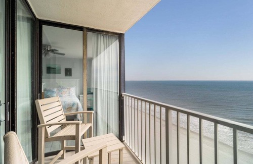 The Dunes Condo | Sands Beach Club Oceanfront Condo + Walk-In Shower | SBC 1116