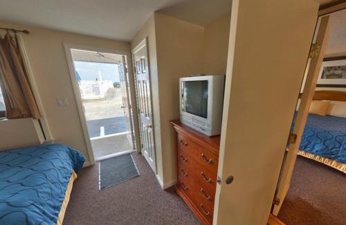 York Beach Hotel | Sands By The Sea Motel
