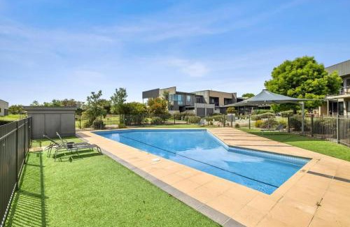 Torquay House | Sands Coastal Villa Close to Pool, Beach and Golf