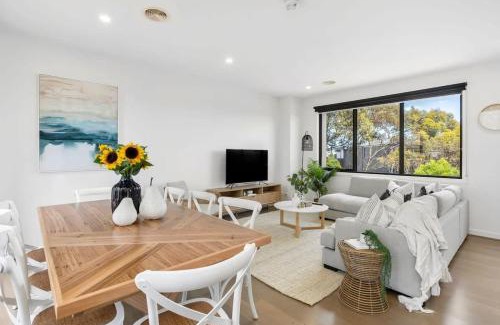 Torquay House | Sands Coastal Villa Close to Pool, Beach and Golf
