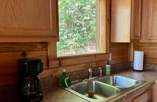 Stanton Cabin | Sandstone Cabin-RRG! Hot tub- Relaxing
