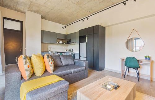 Sandown Apartment | Sandton City Splendid Apartment 009 Power & Water Backup