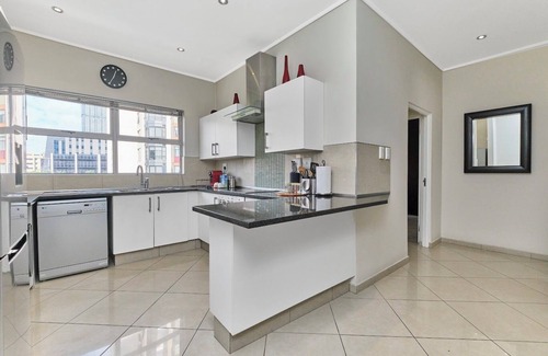 Sandown Apartment | Sandton City-View Jade Luxury 2-bed Apartment