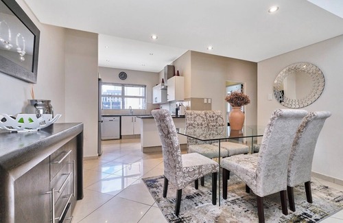 Sandown Apartment | Sandton City-View Jade Luxury 2-bed Apartment