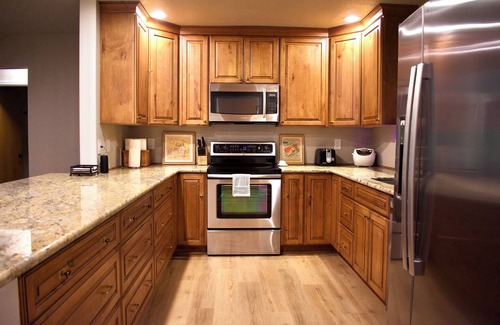 Mount Hood Village House | Sandy Cheeks: River Access, Hot Tub, BBQ, Fire Pit