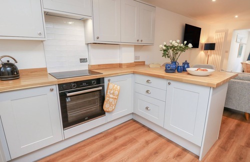 Sandown Cottage | SANDY COTTAGE, pet friendly, character holiday cottage in Sandown