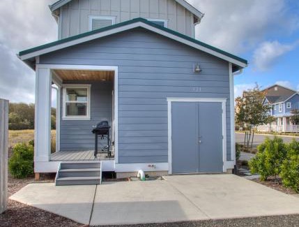 Ocean Shores House | Sandy Feet And Doggy Treats