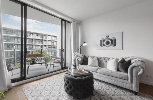 Sandringham Apartment | Sandy Hill Apartments by Ready Set Host