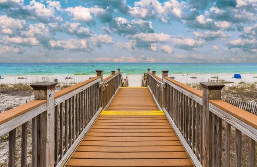 Ono Island Condo | Sandy Key 812 -8th floor -Beachfront view -NO HASSLE CHECK OUT