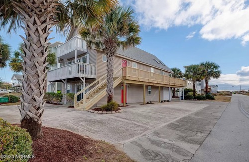 Surf City House | Sandy Lu #2 | Nearby Beach Access & Water Views!