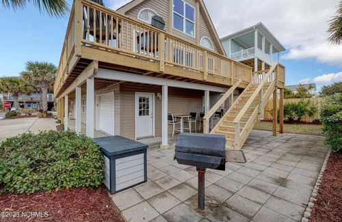 Surf City House | Sandy Lu #2 | Nearby Beach Access & Water Views!