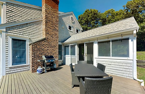 East Sandwich House | Sandy Neck Custom Home | 4 Living Rooms, Sunroom, Central AC | Walk to Beach