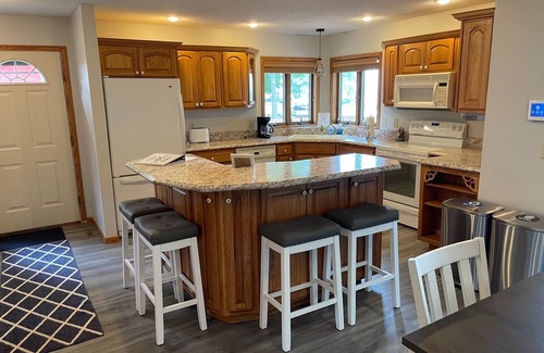 Isle Cabin | Sandy Point Mille Lacs - Sunset Views & Walking Distance to Hunter's Point!
