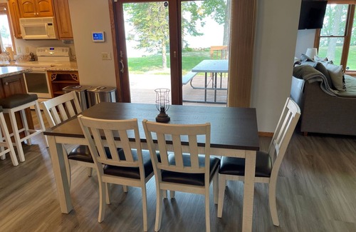 Isle Cabin | Sandy Point Mille Lacs - Sunset Views & Walking Distance to Hunter's Point!