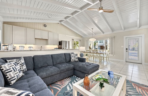Siesta Key House | Sandy Rocks | Ultimate Bundle: 2 Private Pet Friendly Homes, 2 Private Heated Pools, Walk to Beach!