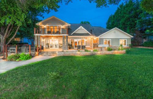 Mayhew House | Sandy Shore