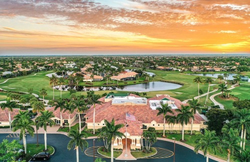 Tropical Cove Condo | Sandy Shores at Lexington CC Lake Village