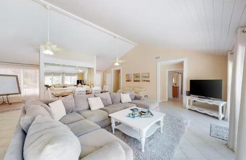 Upper Grand Lagoon House | Sandy Shores by Emerald Coast Retreats