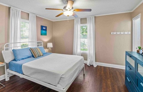 Gun Barrel City House | Sandy Shores-Tranquility and Beauty-Cedar Creek Lake