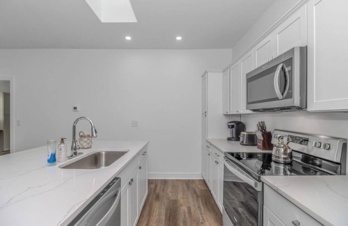 Myrtle Beach House | Sandy Smiles 2 min walk to beach