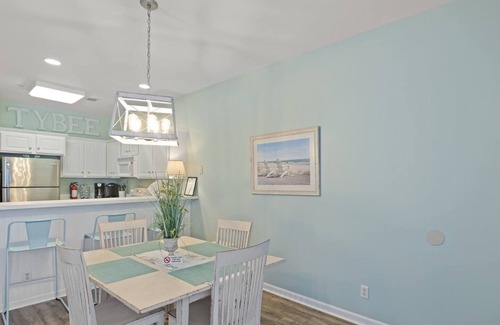Tybee Island Condo | Sandy Toes Abode 2bd/2ba Condo 500ft from Beach