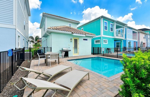 West Kissimmee Cottage | Sandy Toes Cottage with Private Pool near Disney and Margaritaville Resort &.