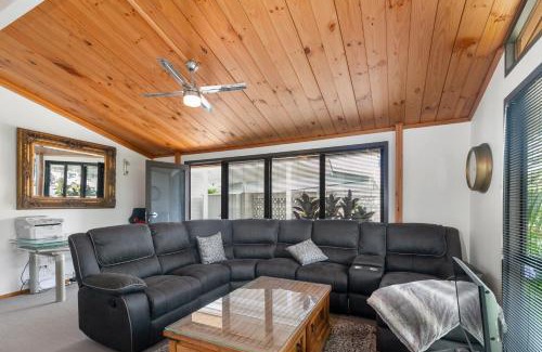 Orewa House | Sandy Toes Holiday Home Orewa