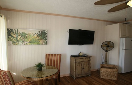 Tybee Island Condo | Sandy Toes! King Bed - Newly Renovated - Clean
