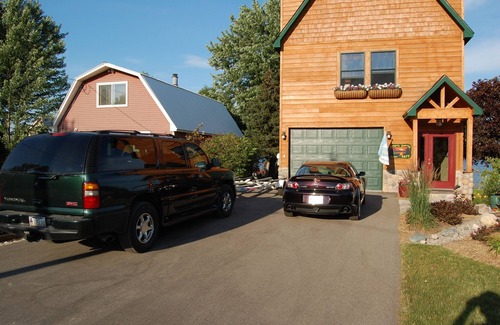 Cedar Cottage | Sangria Sunrise - Lake Leelanau Chalet