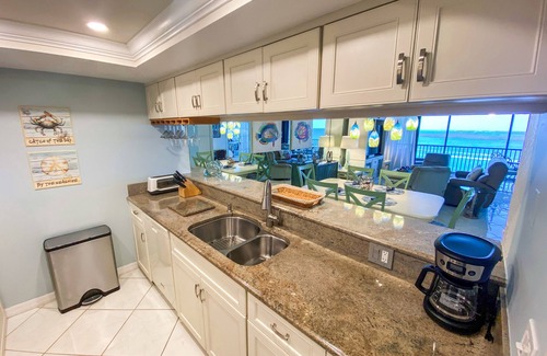 Punta Rassa Condo | Sanibel Harbour 1113: Escape to the water! Beautiful views + near FM Beach and Sanibel for shelling!