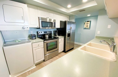 Punta Rassa Condo | Sanibel Harbour Resort Harbour Tower 712: Beachfront condo overlooking dazzling waters