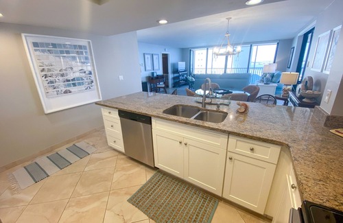 Punta Rassa Condo | Sanibel Harbour Resort Bay View Tower 731: Offering stunning views of the islands from the balcony.
