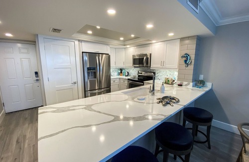 Punta Rassa Condo | Sanibel Harbour Resort Bay View Tower 534: Beautifully appointed, newly renovated condo