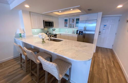 Punta Rassa Condo | Sanibel Harbour Resort Bay View Tower 135: Overlooking the private beach with stunning sunsets.